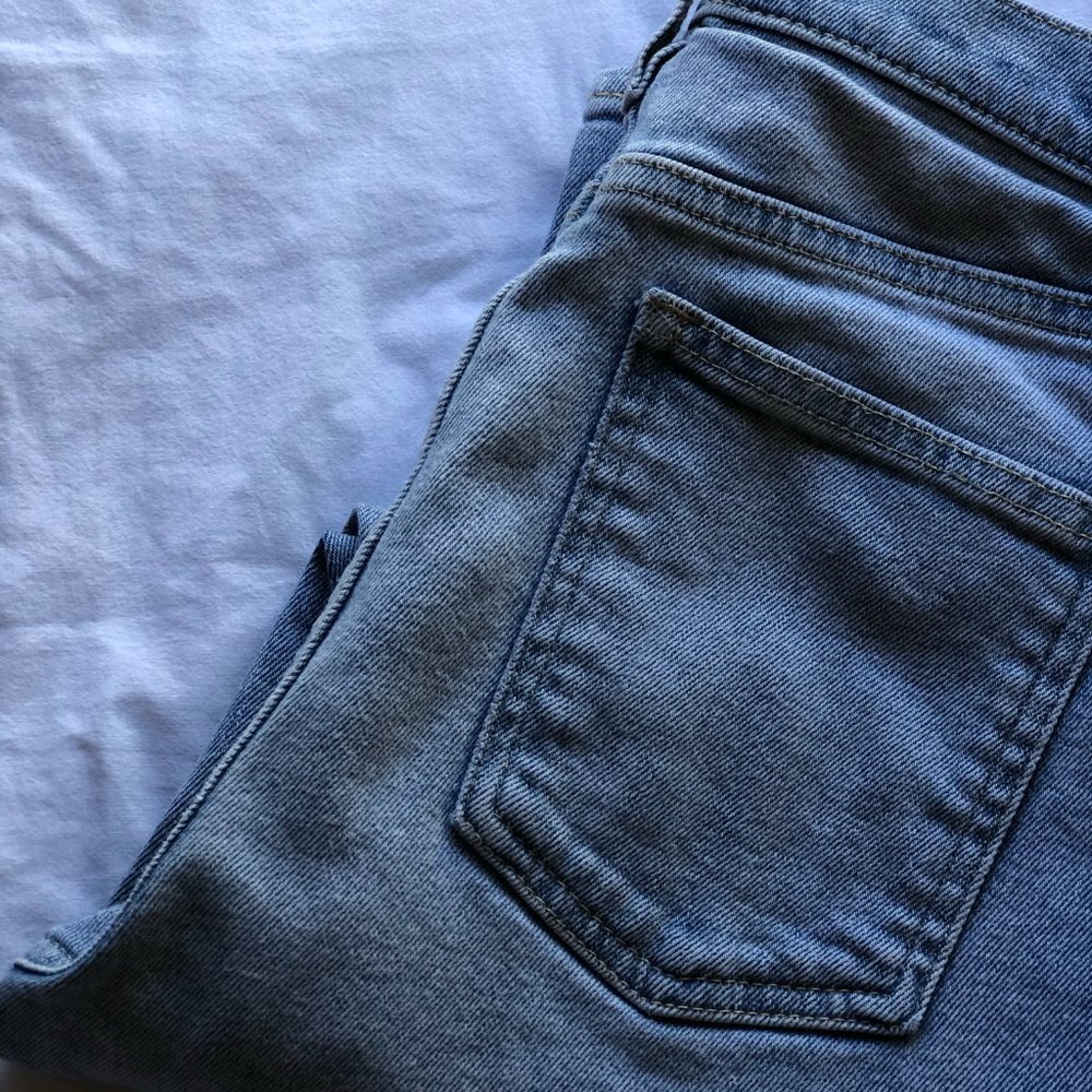 BDG Girlfriend High-Rise Jean Light Wash